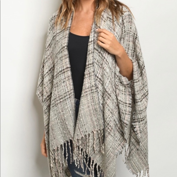 🌻The Amelia Shawl/Cape Wrap🌻 - Picture 3 of 3